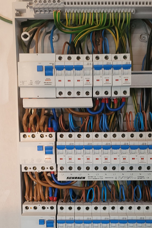 Tableau électrique conforme RGIE - disjoncteurs et différentiels
